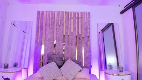 Leah  online show from 11, 3, 2025