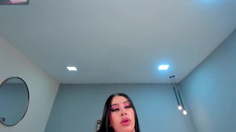 leahlombardi_ online show from 13, 10, 2025