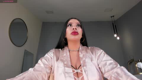 leahlombardi_ online show from 28, 4, 2026