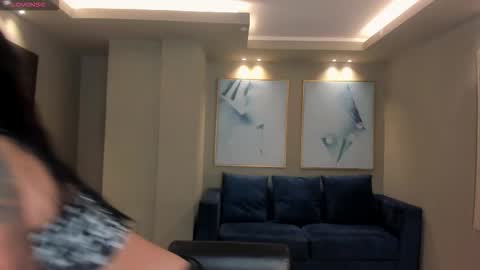 Snapshot of leahnovac chatting on 12, 9, 2025 leahnovac online show from 12, 9, 2025