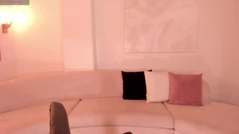 Snapshot of leahnovac chatting on 16, 9, 2025 leahnovac online show from 16, 9, 2025