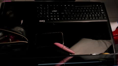 Snapshot of leahnovac chatting on 6, 10, 2025 leahnovac online show from 6, 10, 2025