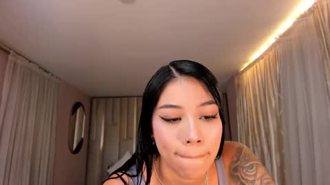 Snapshot of leahnovac chatting on 14, 10, 2025 leahnovac online show from 14, 10, 2025