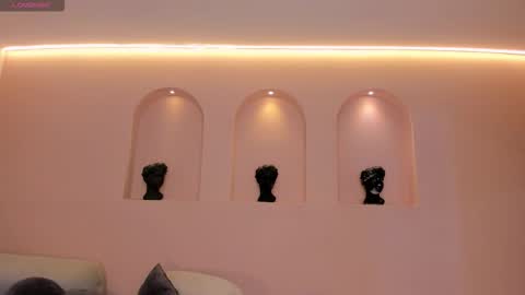 Snapshot of leahnovac chatting on 25, 10, 2025 leahnovac online show from 25, 10, 2025