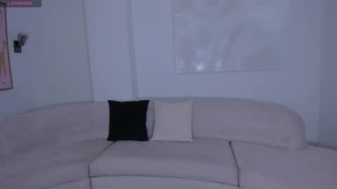 Snapshot of leahnovac chatting on 10, 11, 2025 leahnovac online show from 10, 11, 2025