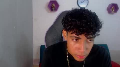 Snapshot of leam_1 chatting on 21, 11, 2025 leam_1 online show from 21, 11, 2025