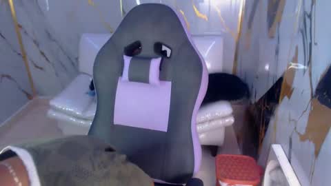 Snapshot of leam_1 chatting on 22, 11, 2025 leam_1 online show from 22, 11, 2025