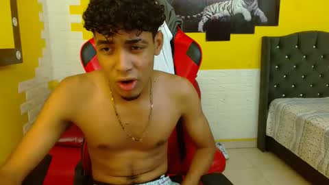 Snapshot of leam_1 chatting on 24, 11, 2025 leam_1 online show from 24, 11, 2025