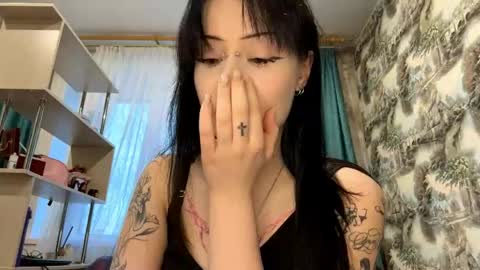 Kiki online show from 10, 4, 2026