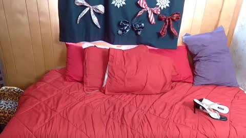 Leesdesires online show from 8, 12, 2024