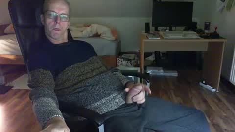 Snapshot of lefti27 chatting on 6, 12, 2024 Dave online show from 6, 12, 2024