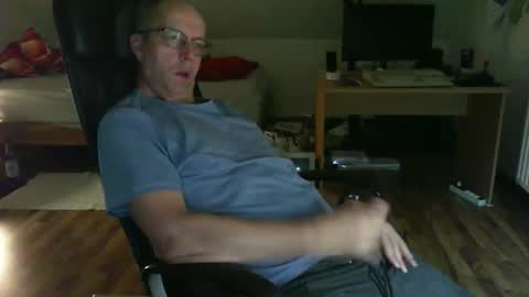 Snapshot of lefti27 chatting on 15, 12, 2024 Dave online show from 15, 12, 2024