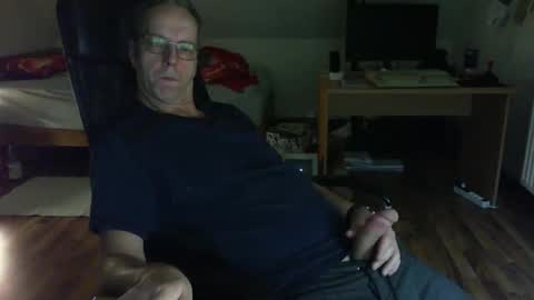 Snapshot of lefti27 chatting on 23, 12, 2024 Dave online show from 23, 12, 2024