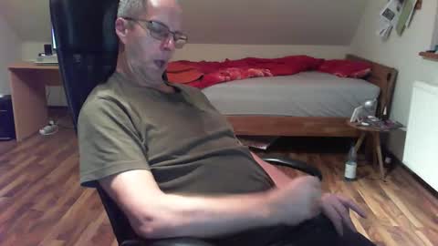 Snapshot of lefti27 chatting on 29, 12, 2024 Dave online show from 29, 12, 2024