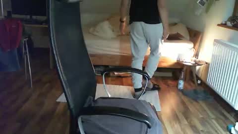 Snapshot of lefti27 chatting on 19, 2, 2025 Dave online show from 19, 2, 2025