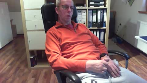 Snapshot of lefti27 chatting on 9, 11, 2025 Dave online show from 9, 11, 2025