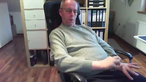 Snapshot of lefti27 chatting on 3, 12, 2025 Dave online show from 3, 12, 2025