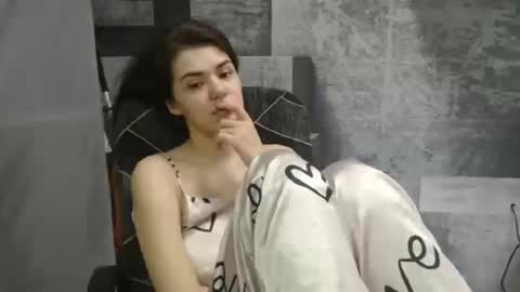 Snapshot of legenda_liya chatting on 13, 5, 2026 Liya online show from 13, 5, 2026