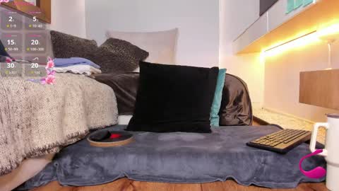 Esmeralda online show from 27, 4, 2026