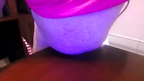 leglvr123 online show from 7, 11, 2025