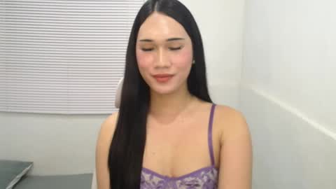 Snapshot of leighs_celine chatting on 10, 4, 2026 leighs_celine online show from 10, 4, 2026