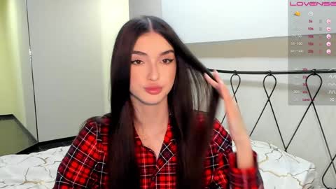 Snapshot of leila_4ever chatting on 27, 1, 2025 Leila online show from 27, 1, 2025