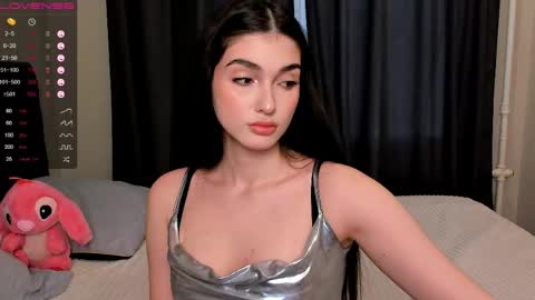Leila online show from 25, 4, 2026