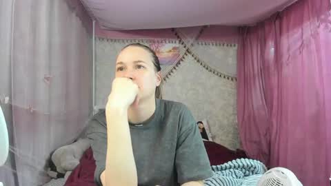 leila_bambi_ online show from 22, 4, 2026