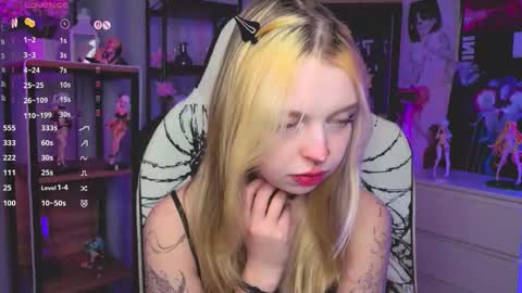 Snapshot of leiladwight chatting on 16, 11, 2025 Leila online show from 16, 11, 2025