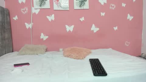 lelany_evans online show from 4, 2, 2026