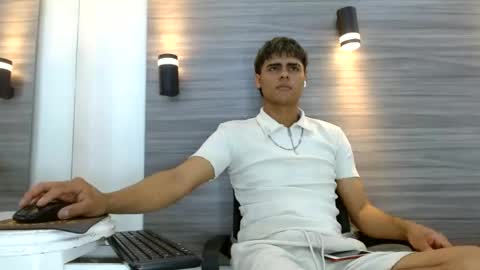 lelehott01 online show from 24, 6, 2026