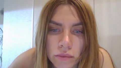 lena6122000 online show from 22, 7, 2026