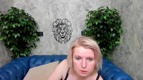 Snapshot of lena_paulles chatting on 19, 12, 2024 Lena online show from 19, 12, 2024