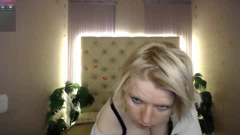Snapshot of lena_paulles chatting on 23, 12, 2024 Lena online show from 23, 12, 2024