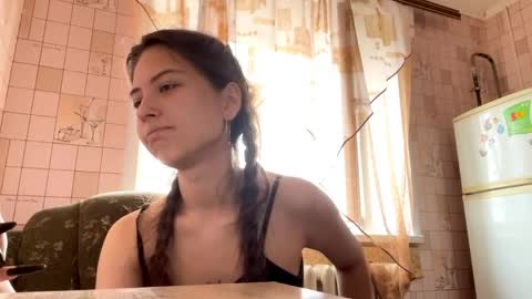 Hellomy name is Natalyits my first day here nice to meet you Give me 50 thumbs ups online show from 19, 4, 2026