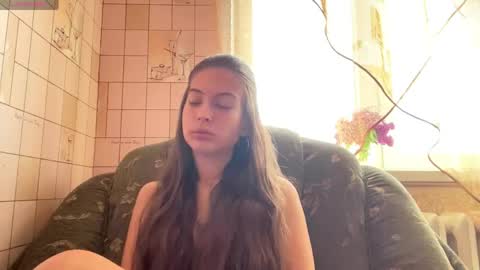 Hellomy name is Natalyits my first day here nice to meet you Give me 50 thumbs ups online show from 18, 5, 2026
