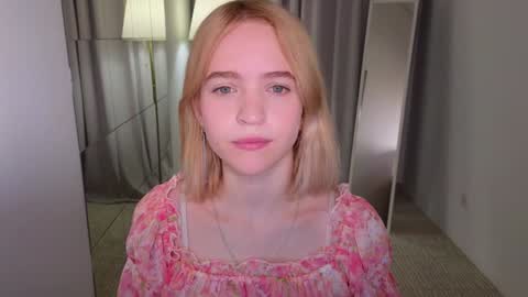 Snapshot of leo_lulu chatting on 21, 12, 2024 Ashly online show from 21, 12, 2024