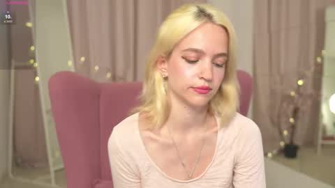 Snapshot of leo_lulu chatting on 7, 10, 2025 Ashly online show from 7, 10, 2025