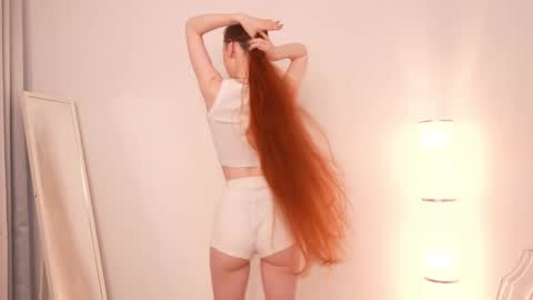 Snapshot of leo_lulu chatting on 12, 10, 2025 Ashly online show from 12, 10, 2025