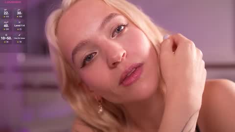 Snapshot of leo_lulu chatting on 18, 10, 2025 Ashly online show from 18, 10, 2025