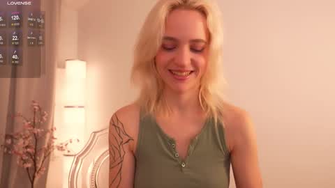 Snapshot of leo_lulu chatting on 9, 11, 2025 Ashly online show from 9, 11, 2025