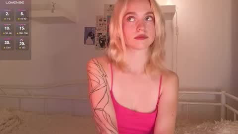 Snapshot of leo_lulu chatting on 13, 11, 2025 Ashly online show from 13, 11, 2025