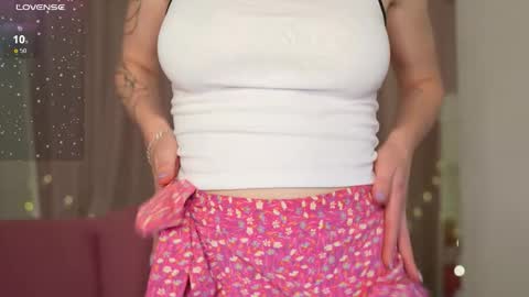 Snapshot of leo_lulu chatting on 22, 11, 2025 Ashly online show from 22, 11, 2025