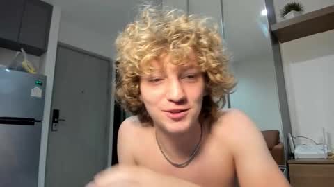 leo_wildd online show from 3, 10, 2025