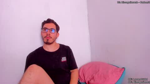 Snapshot of leoandviolet chatting on 10, 1, 2025 Carlos Alissa. Help us to reach 100 likes online show from 10, 1, 2025