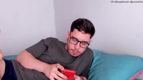 Snapshot of leoandviolet chatting on 3, 10, 2025 Carlos Alissa. Help us to reach 100 likes online show from 3, 10, 2025