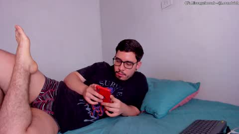 Snapshot of leoandviolet chatting on 19, 10, 2025 Carlos Alissa. Help us to reach 100 likes online show from 19, 10, 2025