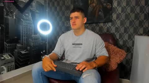 Leon Smoron online show from 30, 11, 2025