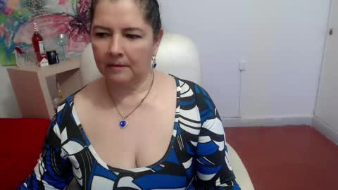 leonela   online show from 28, 9, 2025