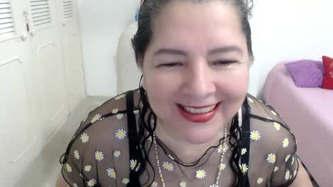 leonela   online show from 24, 4, 2026